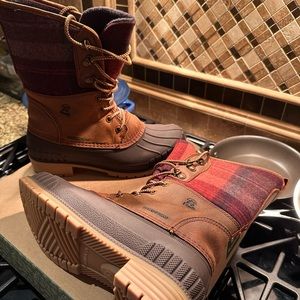 Snow boots